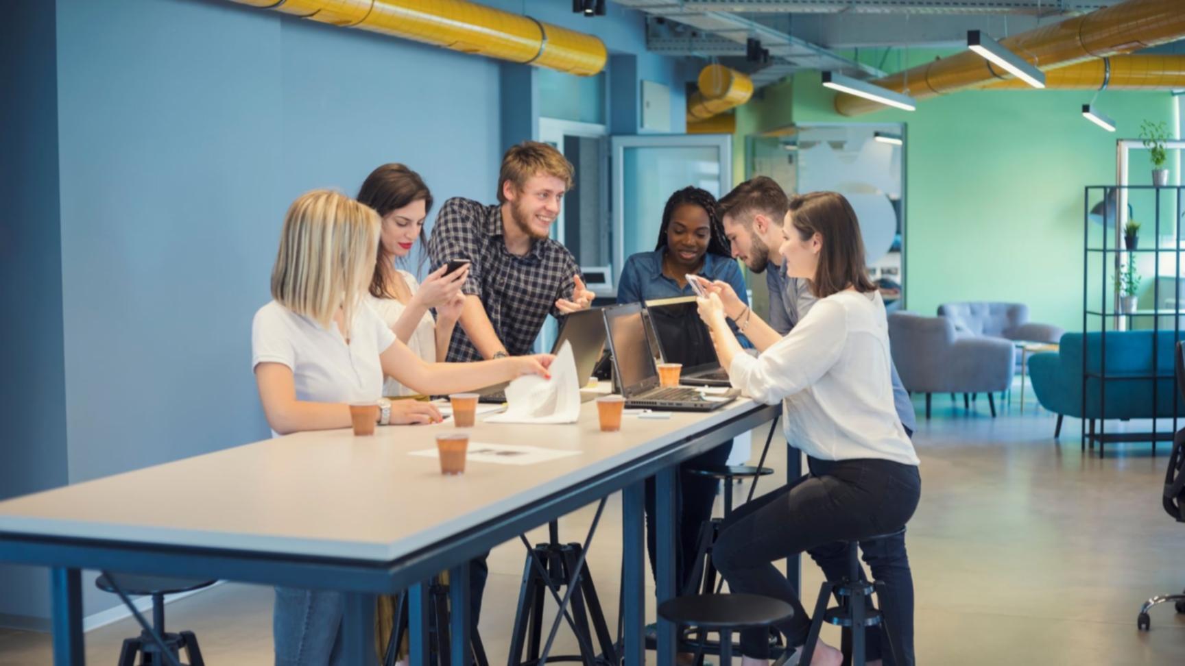 Teilnehmer während einer interaktiven Lernsession